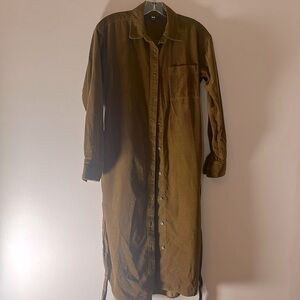 Uniqlo shirt dress. Front button tie waist. 42” long. Long sleeve. Brown